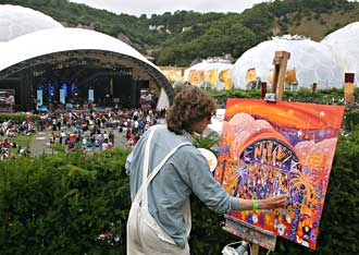 John Dyer painting at Africa Calling Live 8